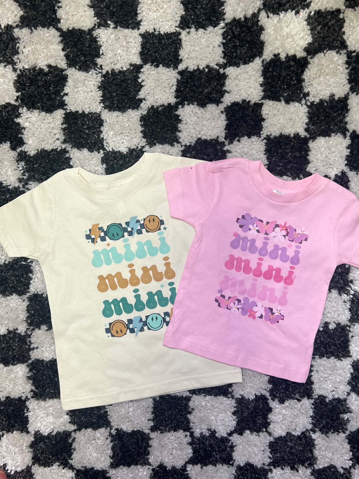 Smiley Mini | Pink Graphic T-shirt
