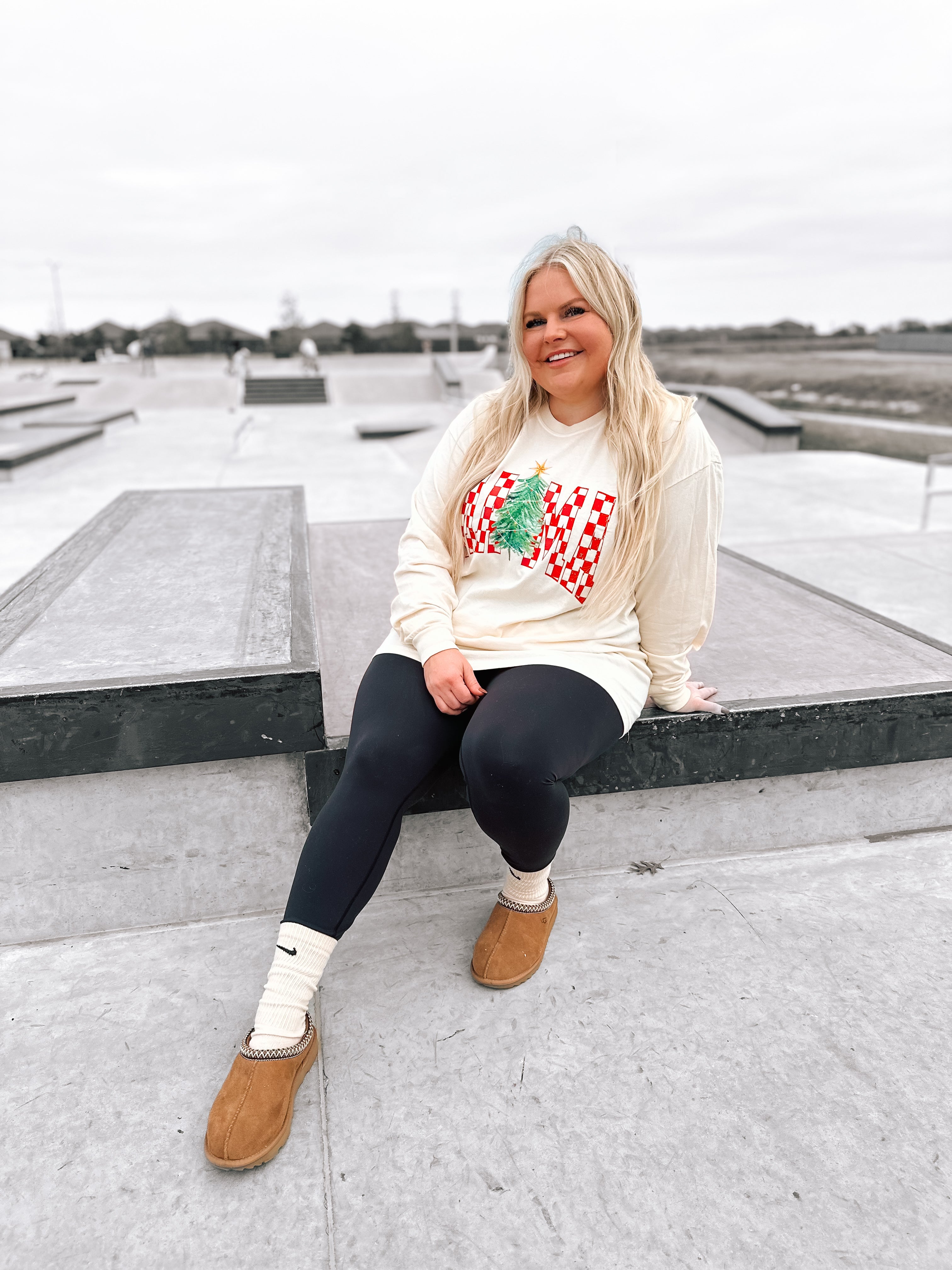 Mama Christmas | Comfort Color Long Sleeve Tee- Ivory