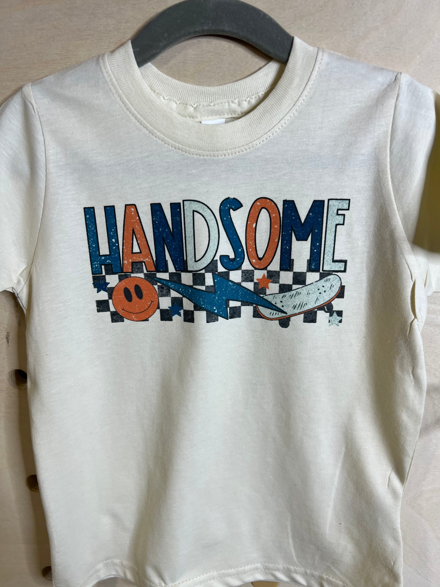 Handsome Smiley | Natural Graphic T-shirt